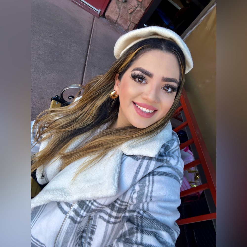 Meet your Posher, Alondra